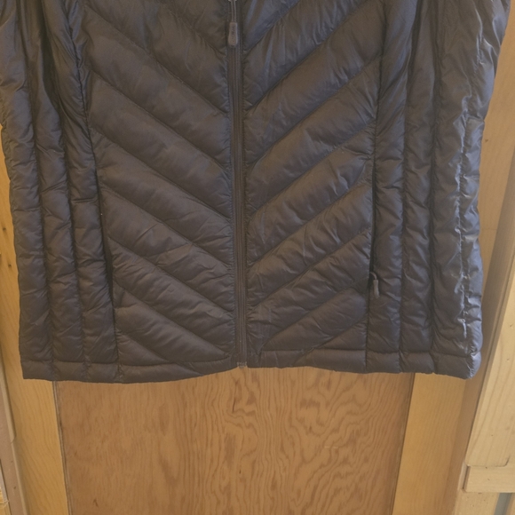 Sold - Picture 3 of 8